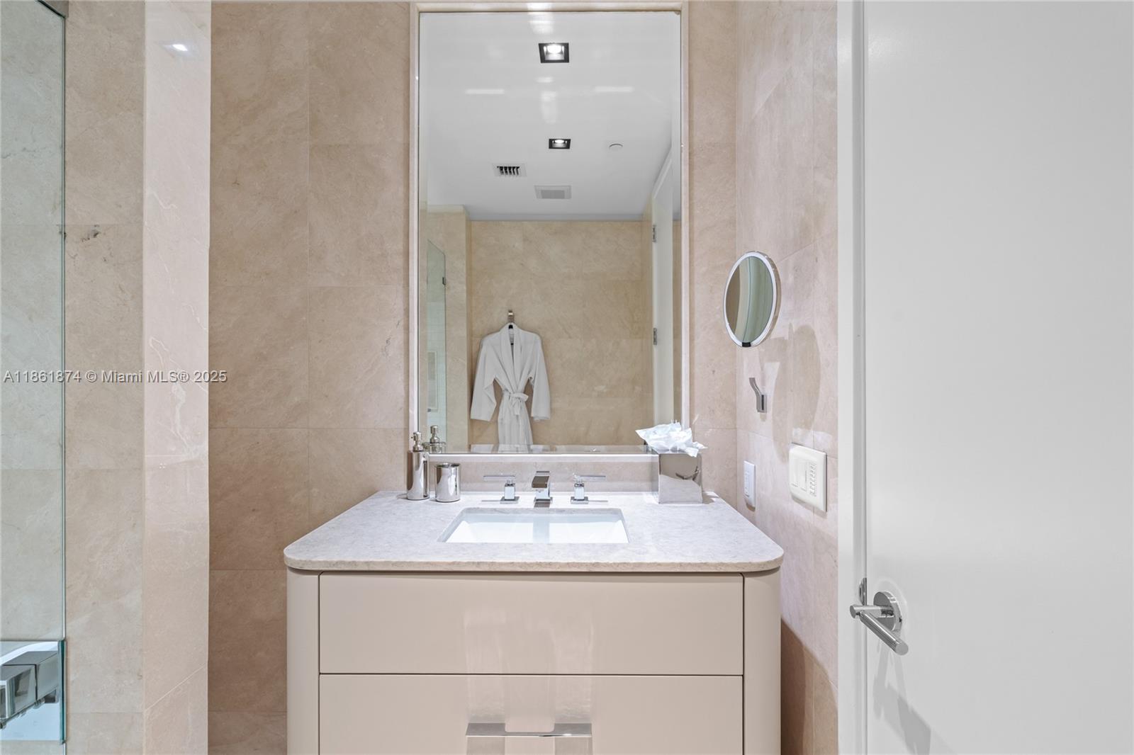 ALTOS DEL MAR NO. 5 - Residential