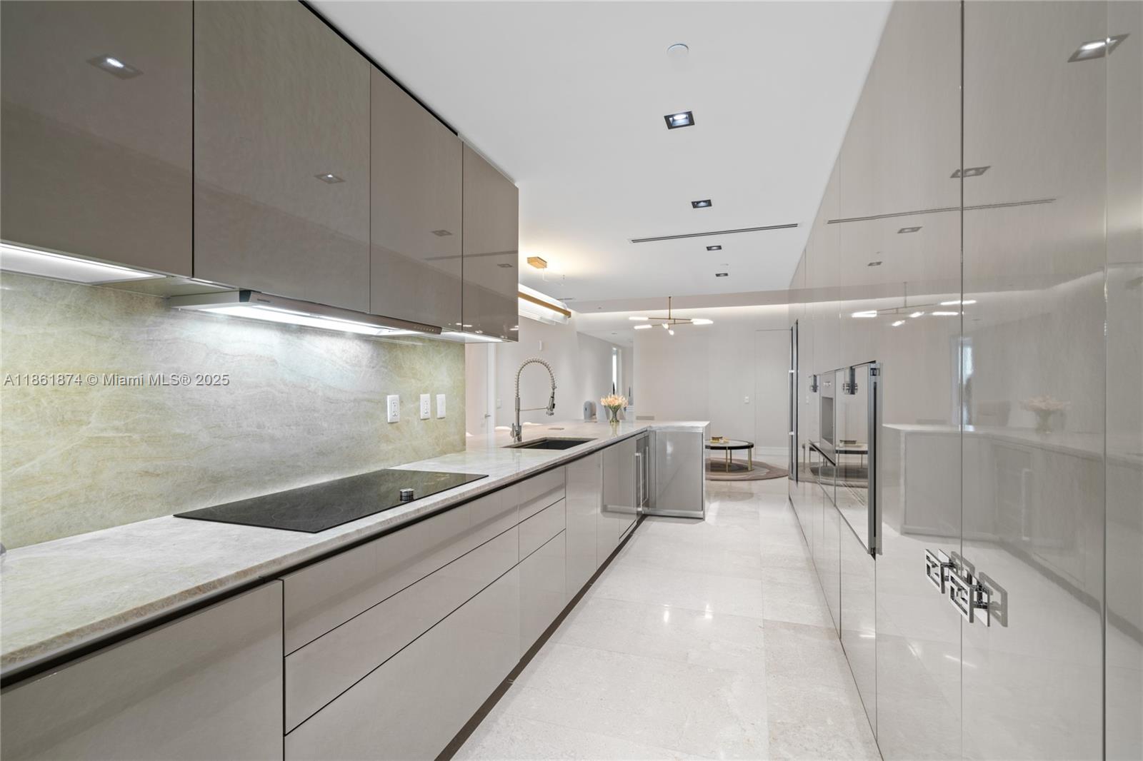 ALTOS DEL MAR NO. 5 - Residential