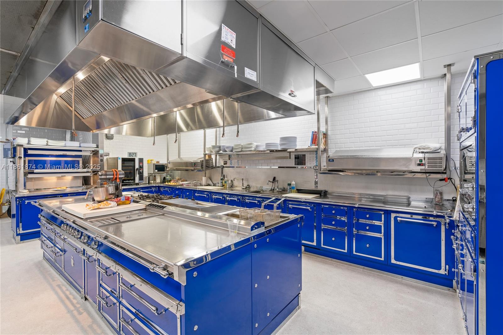 ALTOS DEL MAR NO. 5 - Residential