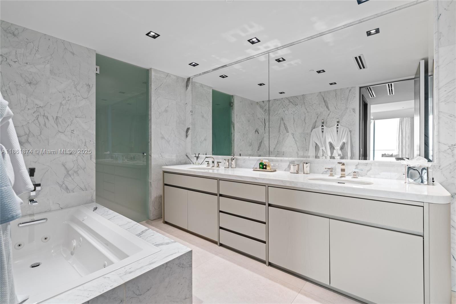 ALTOS DEL MAR NO. 5 - Residential