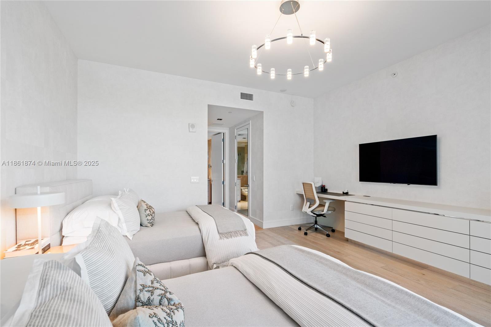 ALTOS DEL MAR NO. 5 - Residential