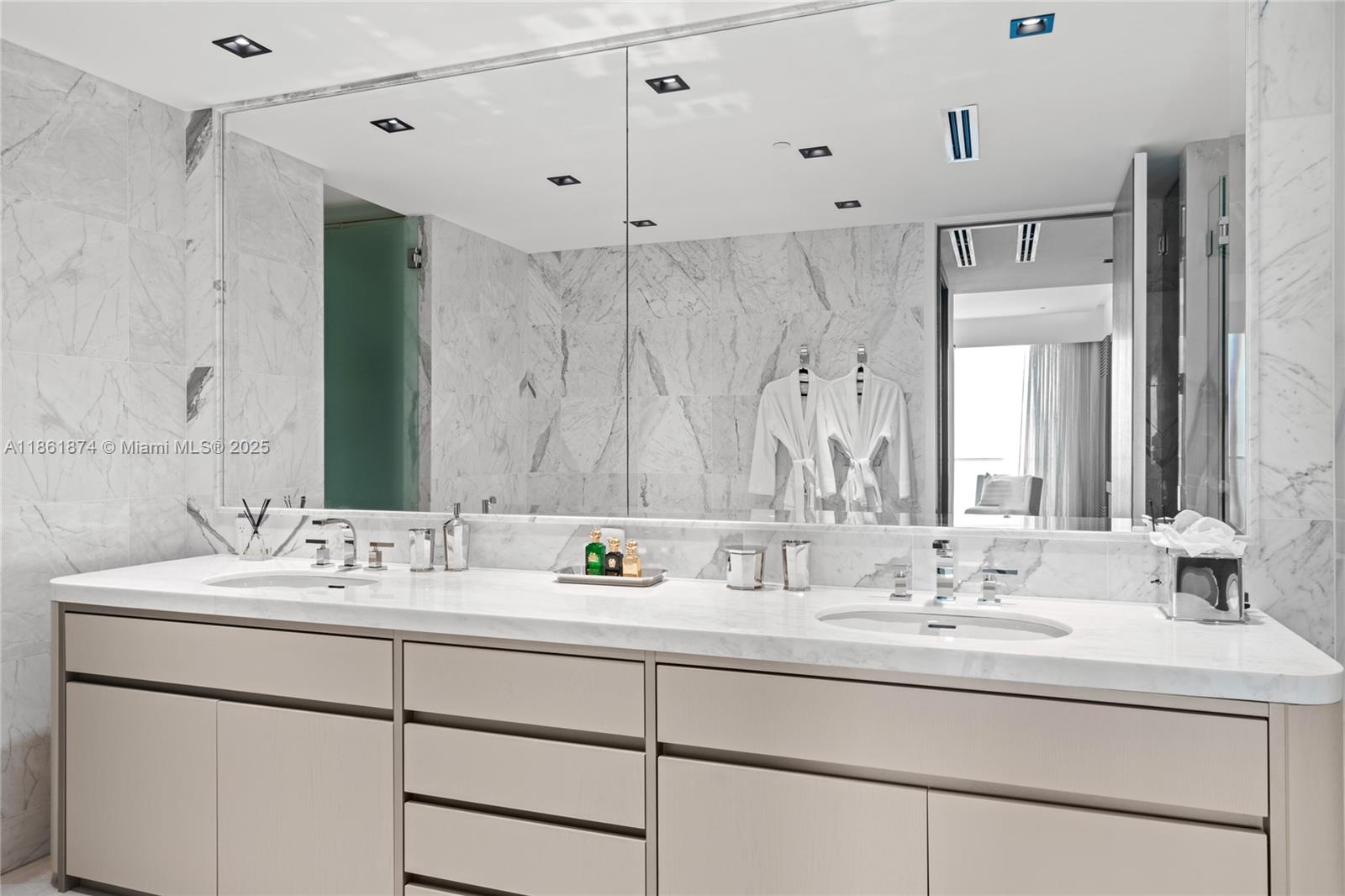 ALTOS DEL MAR NO. 5 - Residential