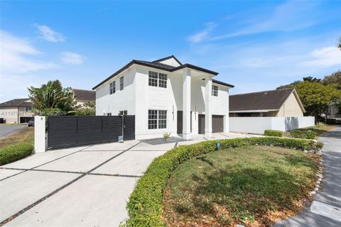 7945 NW 187th Ln Hialeah FL 33015