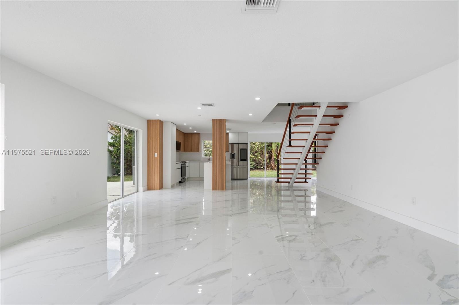 WEST ESPLANADE - Residential