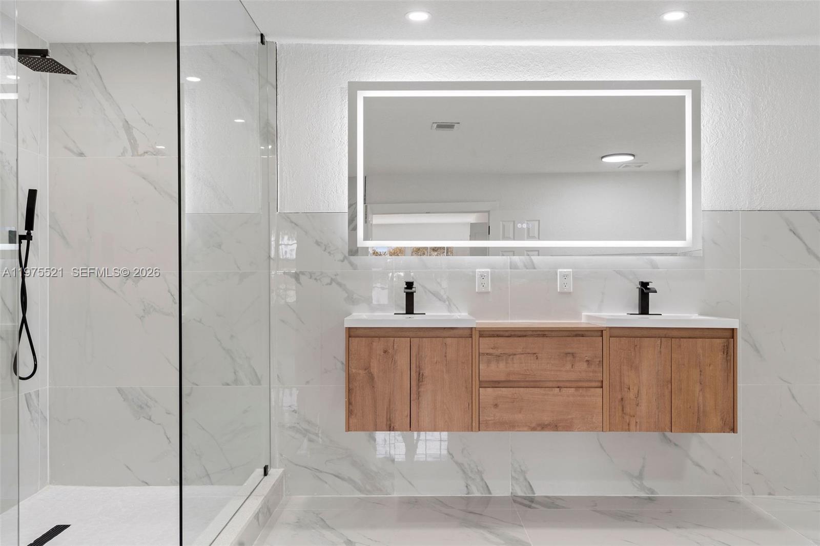 WEST ESPLANADE - Residential