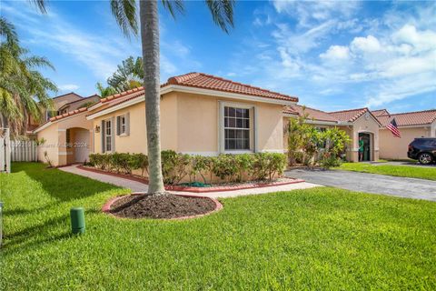 Single Family Residence in Pembroke Pines FL 17302 6th Ct Ct.jpg