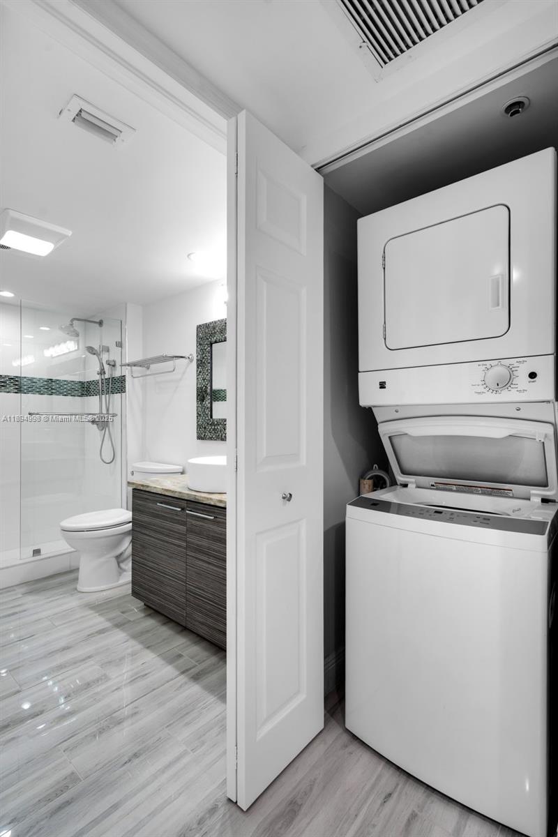 SUFFOLK AT CENTURY VILLAGE - Residential