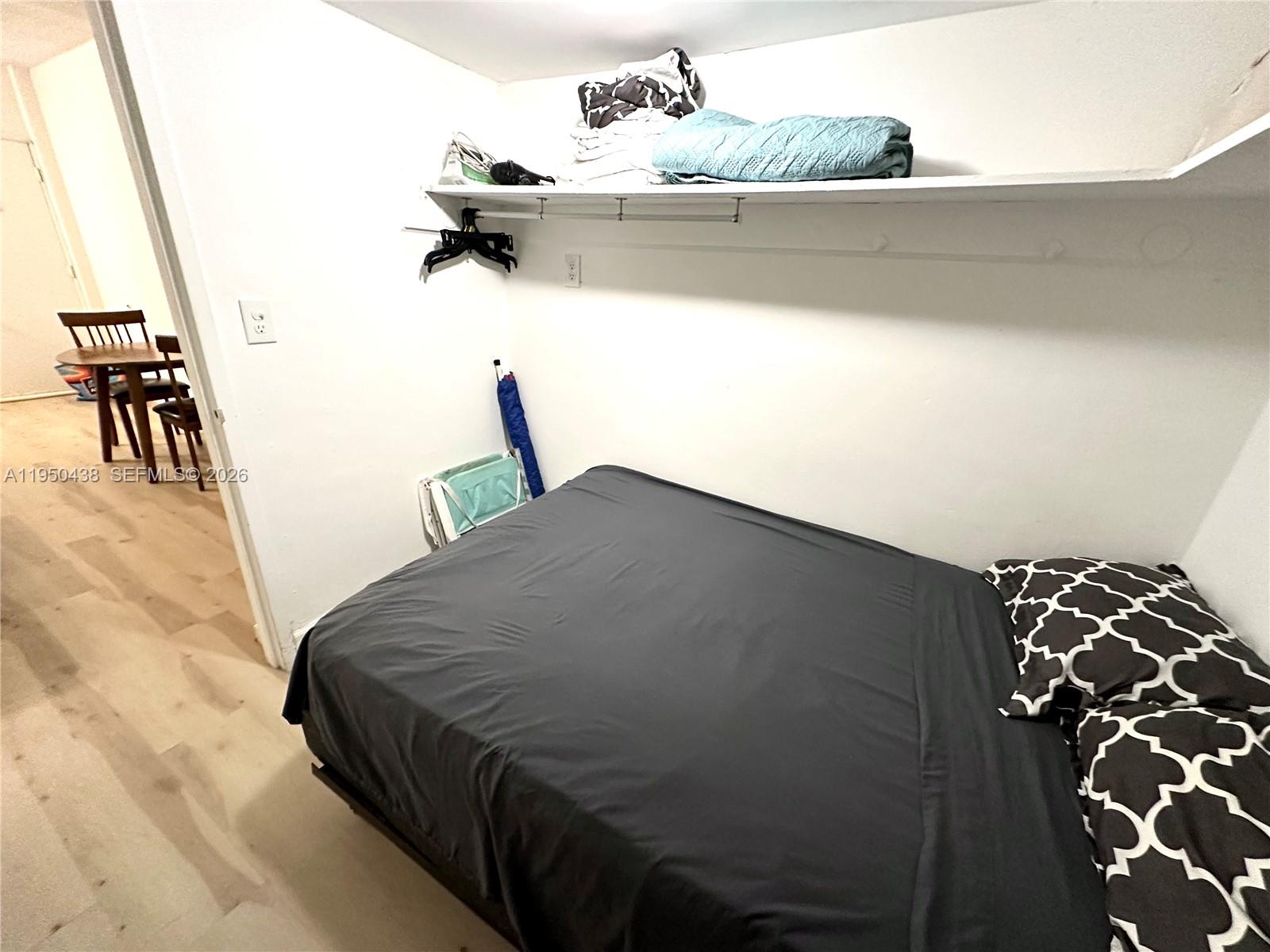 DIPLOMAT GOLF & RACQUET C - Residential