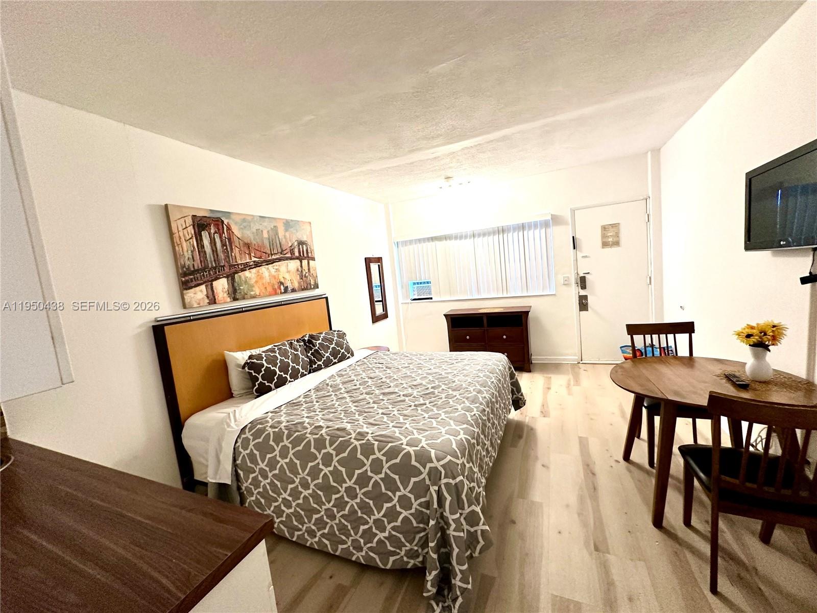 DIPLOMAT GOLF & RACQUET C - Residential