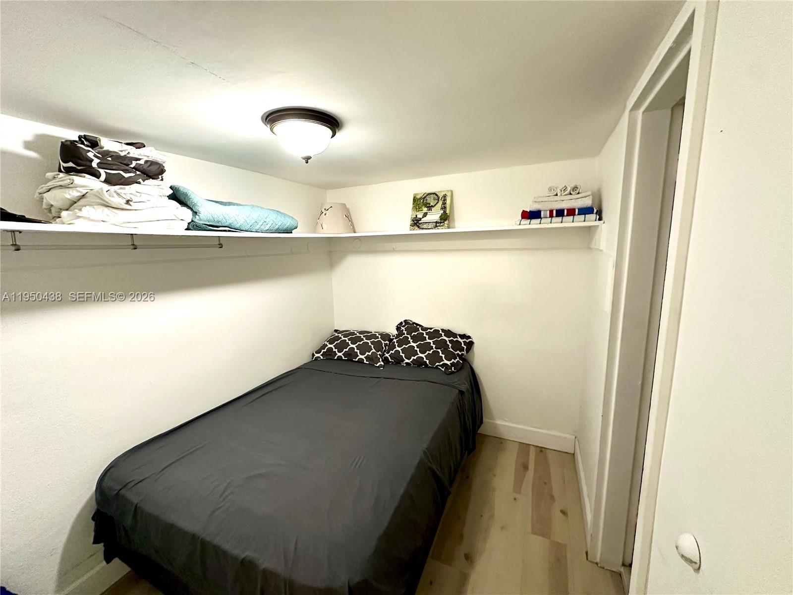 DIPLOMAT GOLF & RACQUET C - Residential