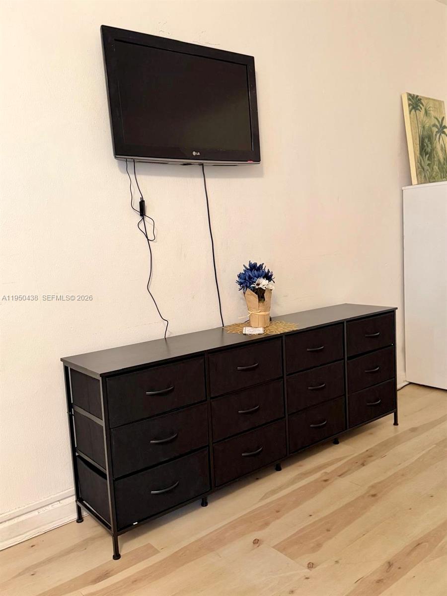 DIPLOMAT GOLF & RACQUET C - Residential