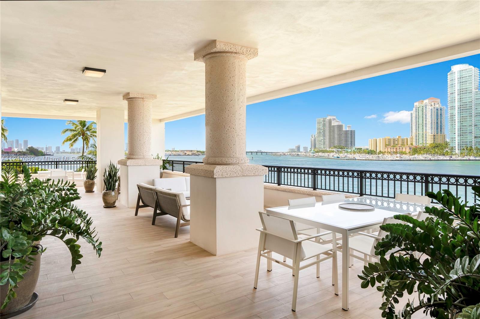 FISHER ISLAND - Residential