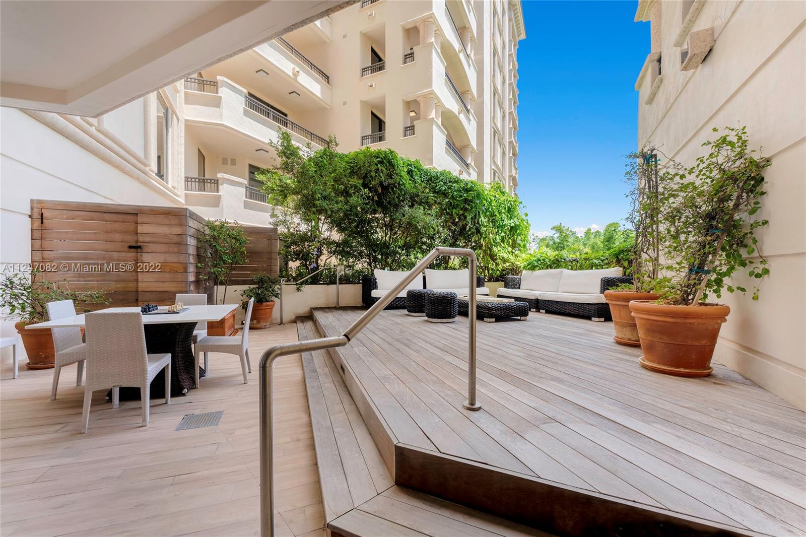 FISHER ISLAND - Residential