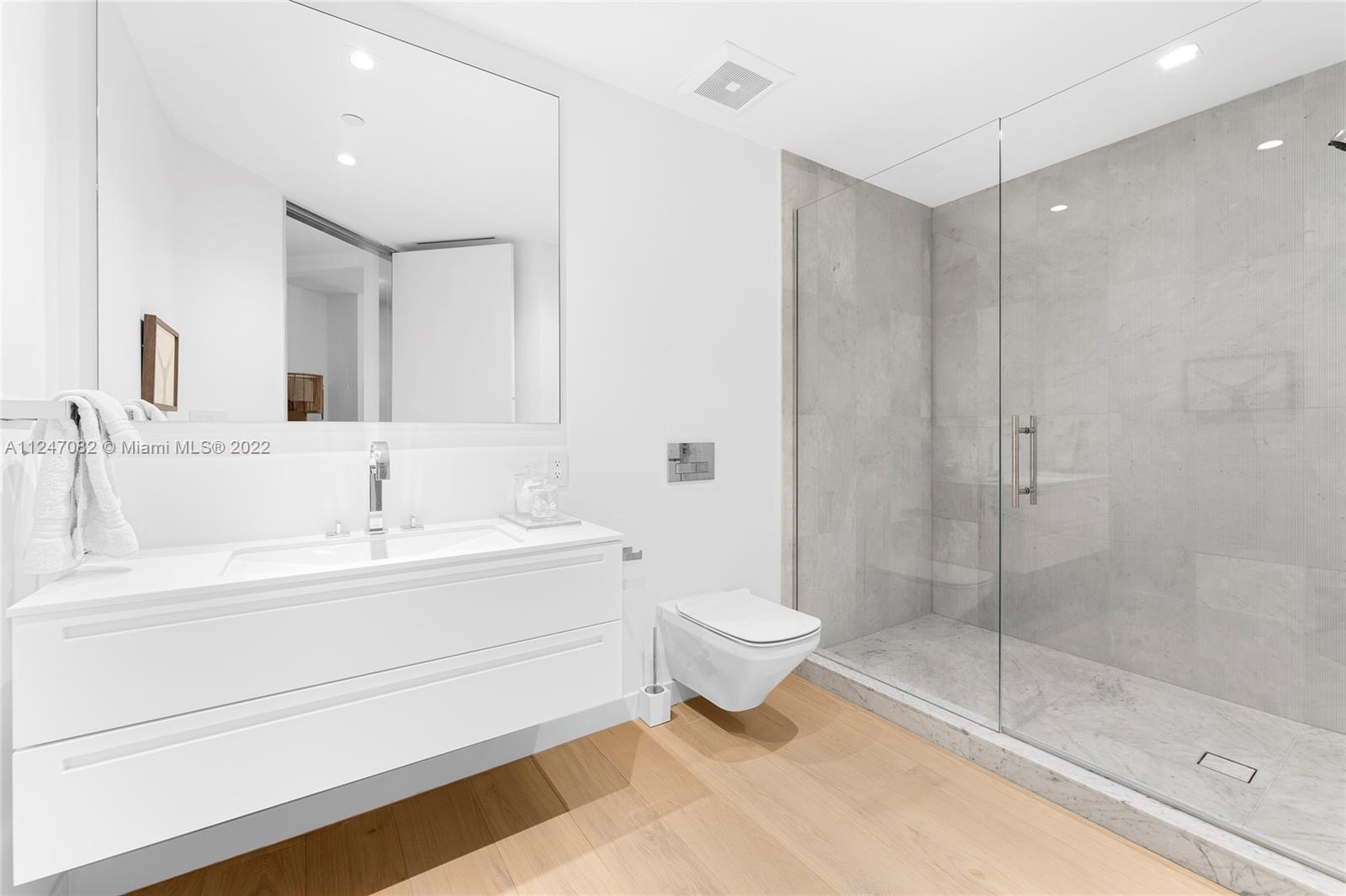 FISHER ISLAND - Residential