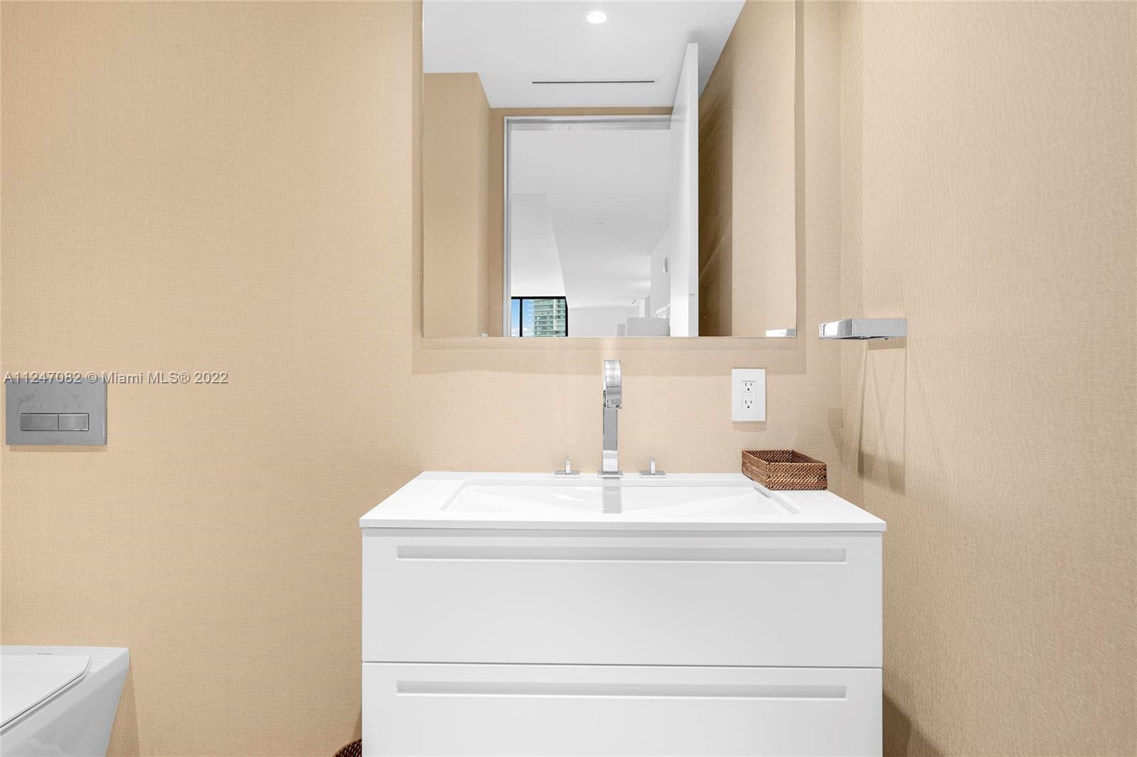 FISHER ISLAND - Residential