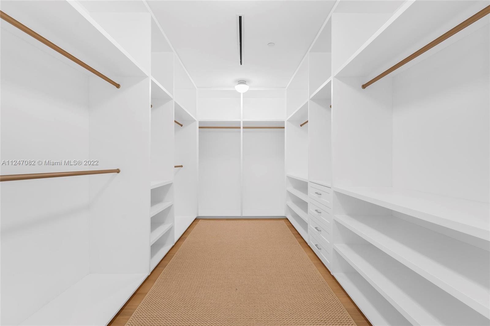 FISHER ISLAND - Residential