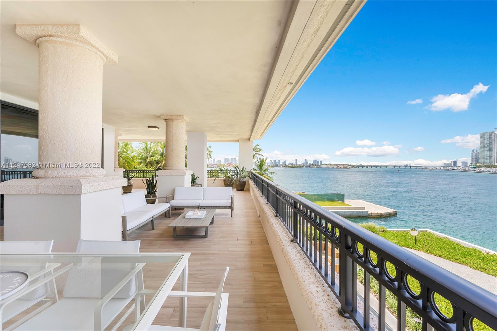 FISHER ISLAND - Residential