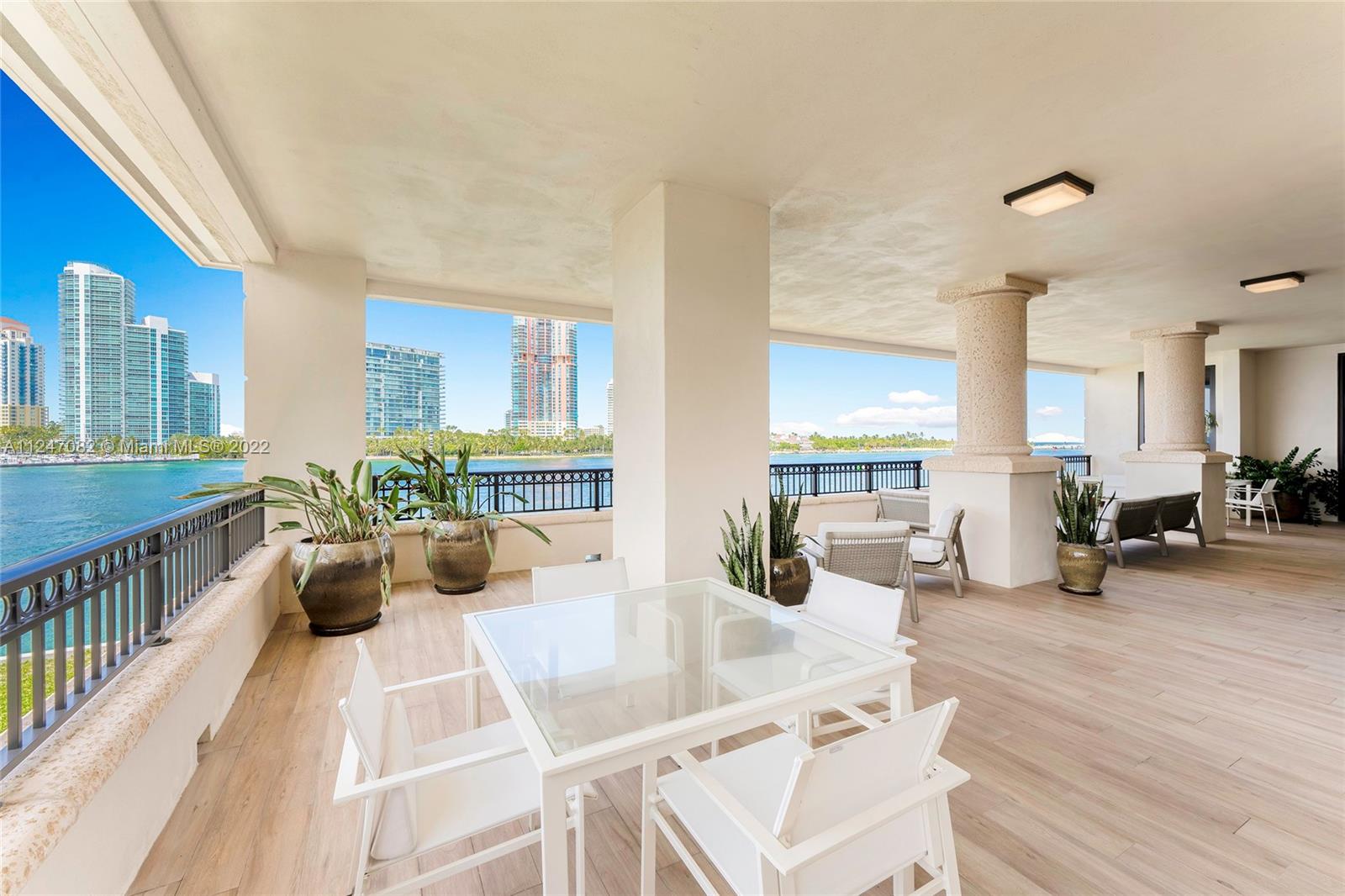 FISHER ISLAND - Residential