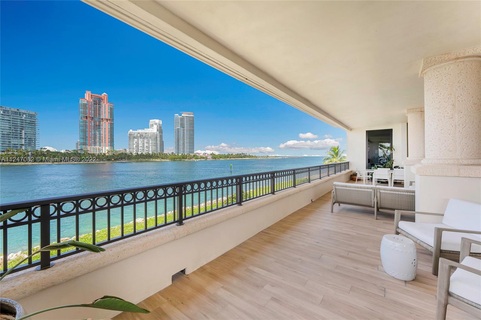 FISHER ISLAND - Residential