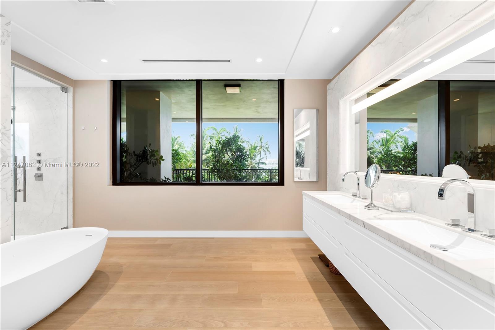 FISHER ISLAND - Residential