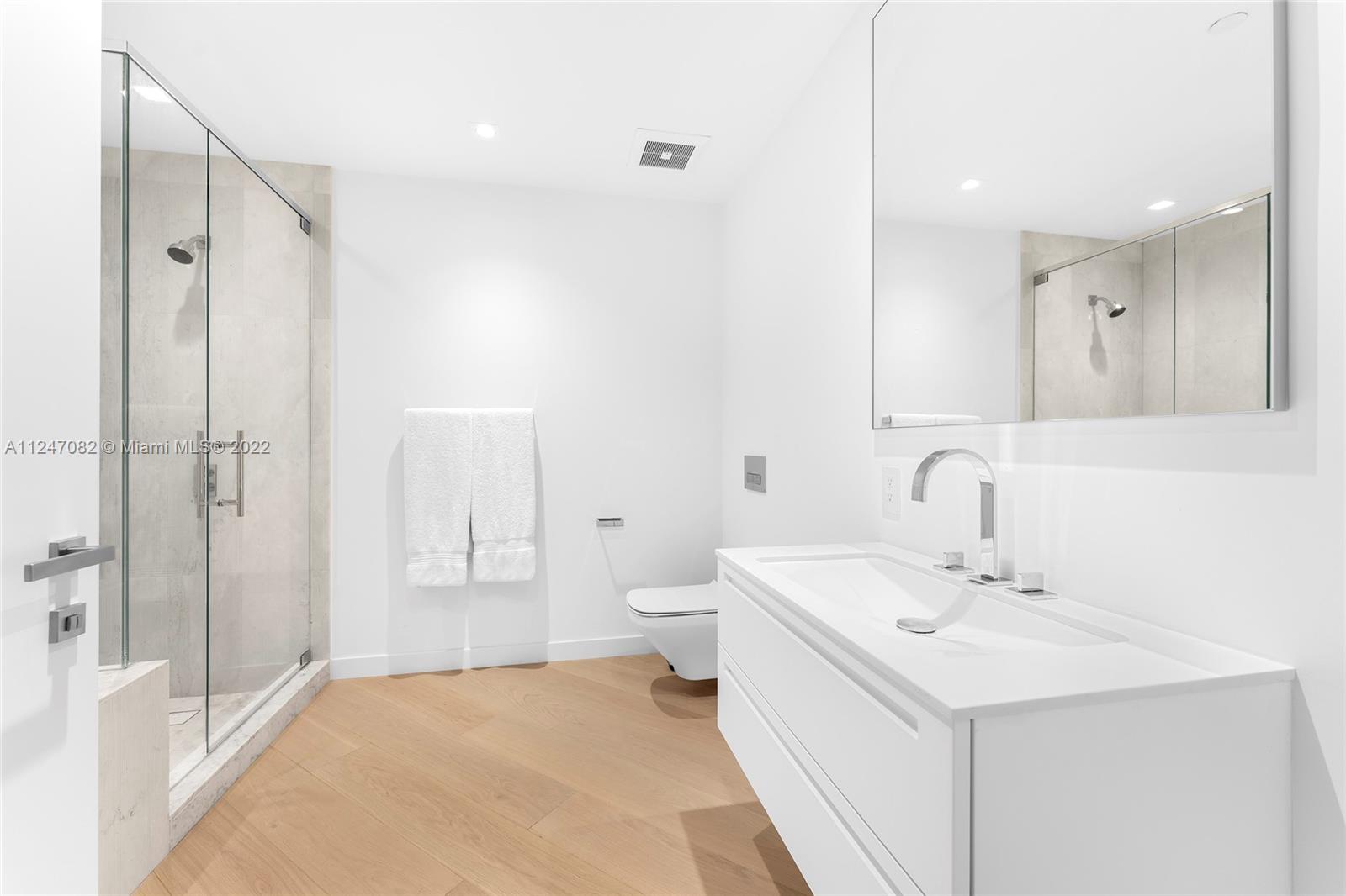 FISHER ISLAND - Residential