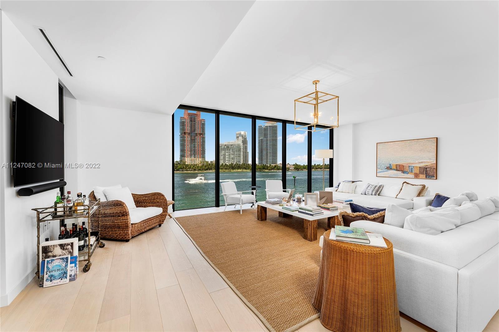 FISHER ISLAND - Residential