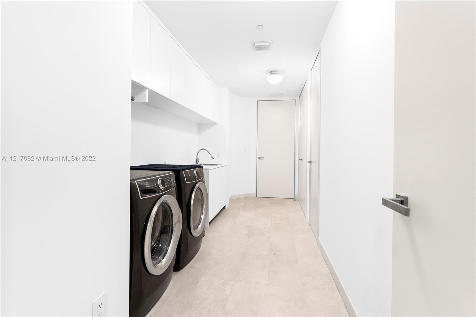 FISHER ISLAND - Residential