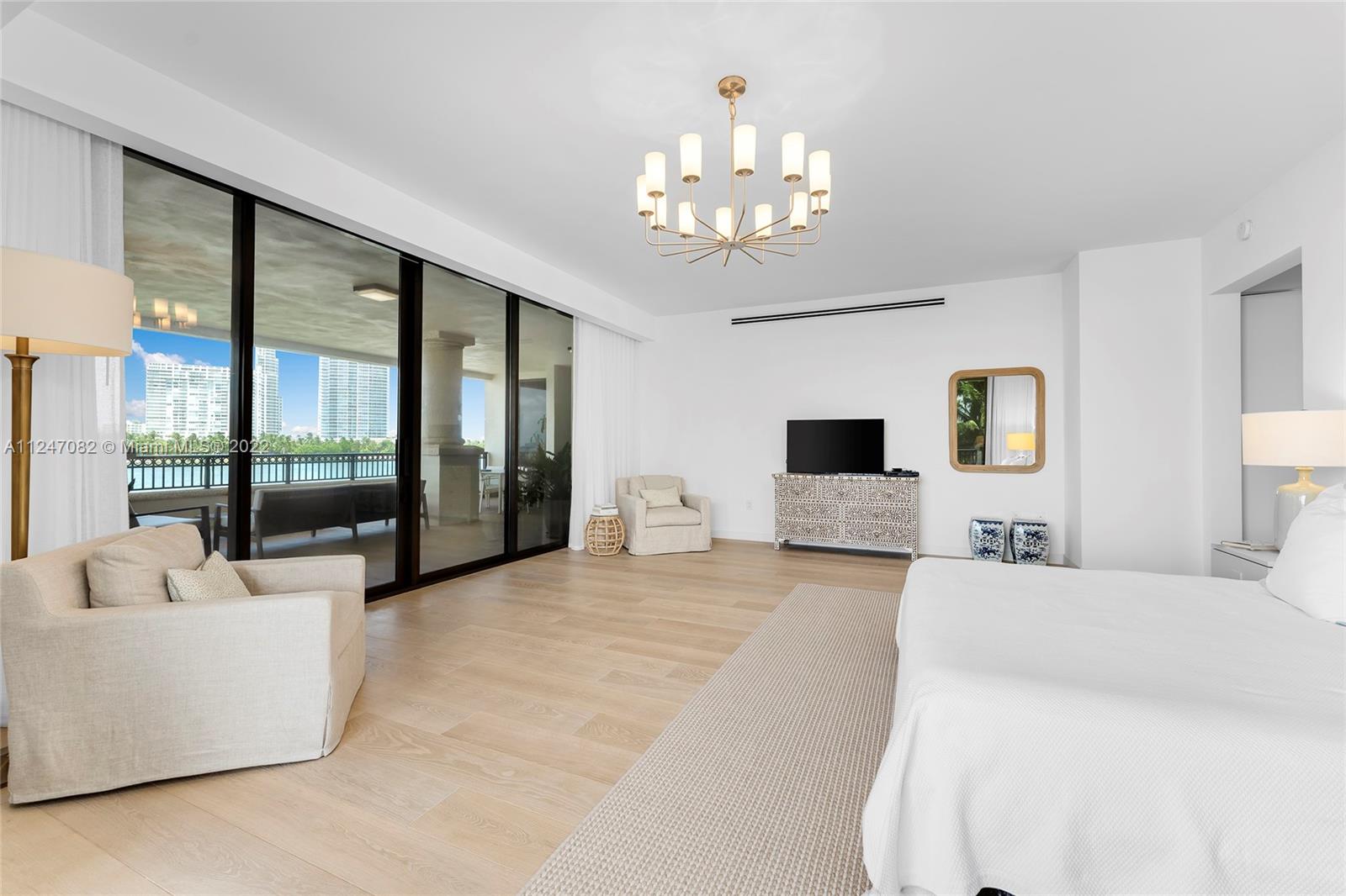 FISHER ISLAND - Residential