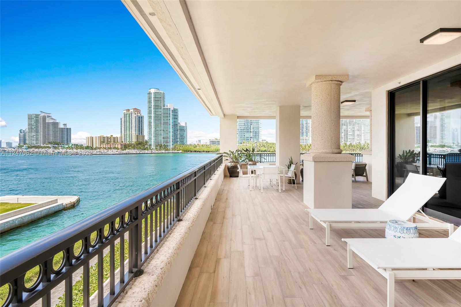 FISHER ISLAND - Residential
