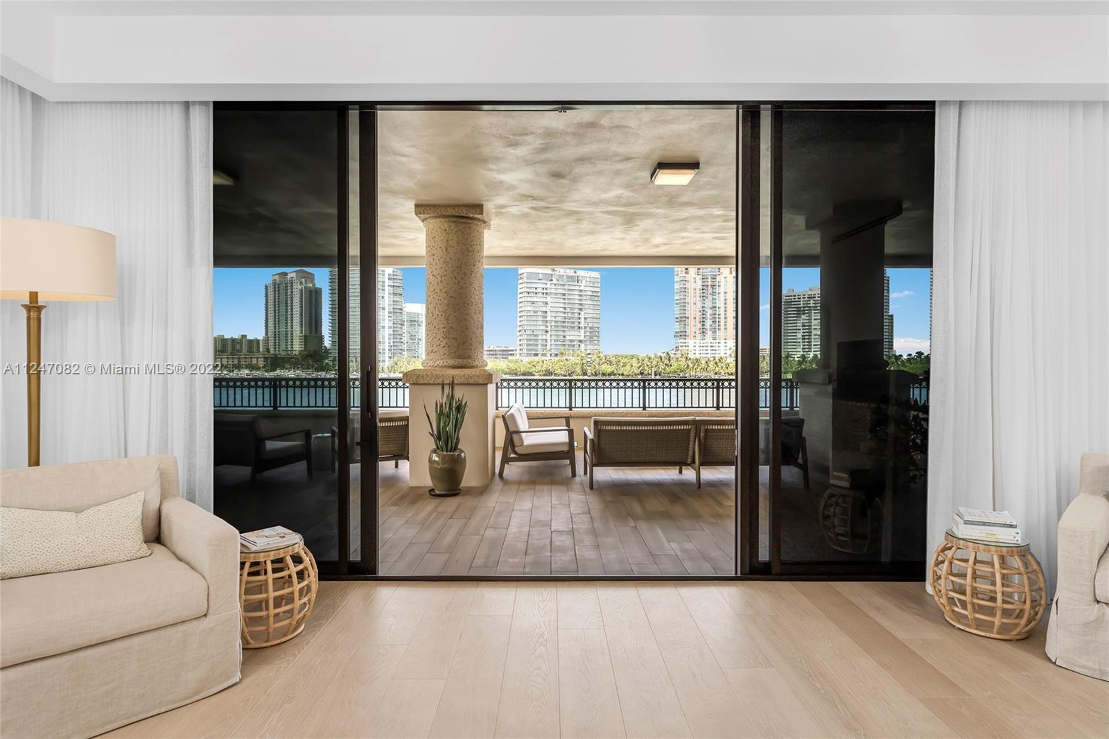 FISHER ISLAND - Residential