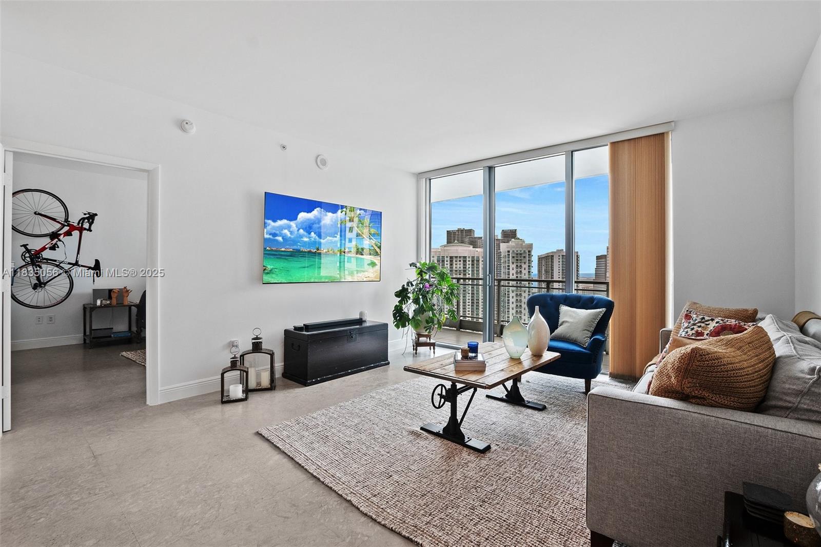 IVY CONDO - Residential