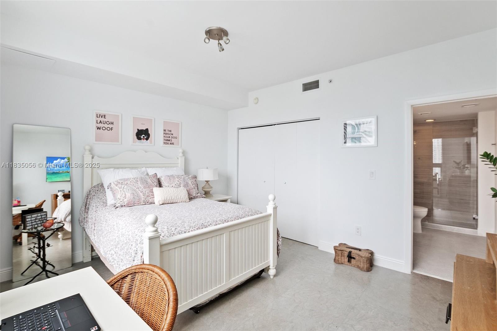 IVY CONDO - Residential