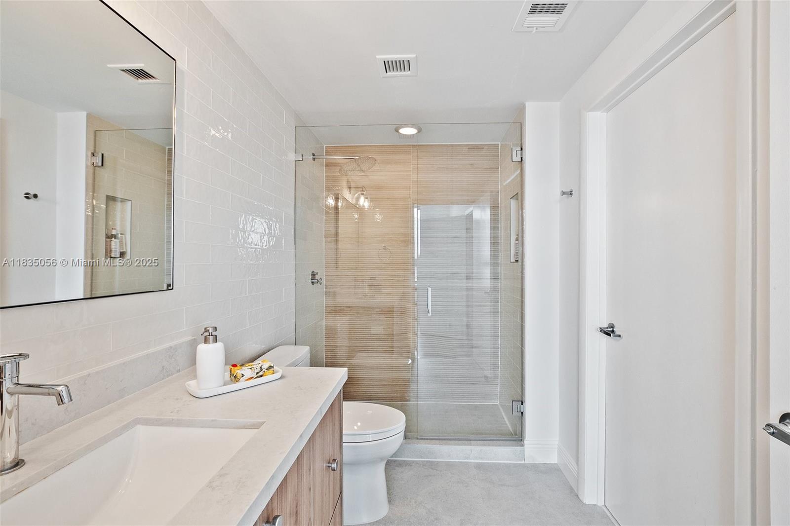 IVY CONDO - Residential