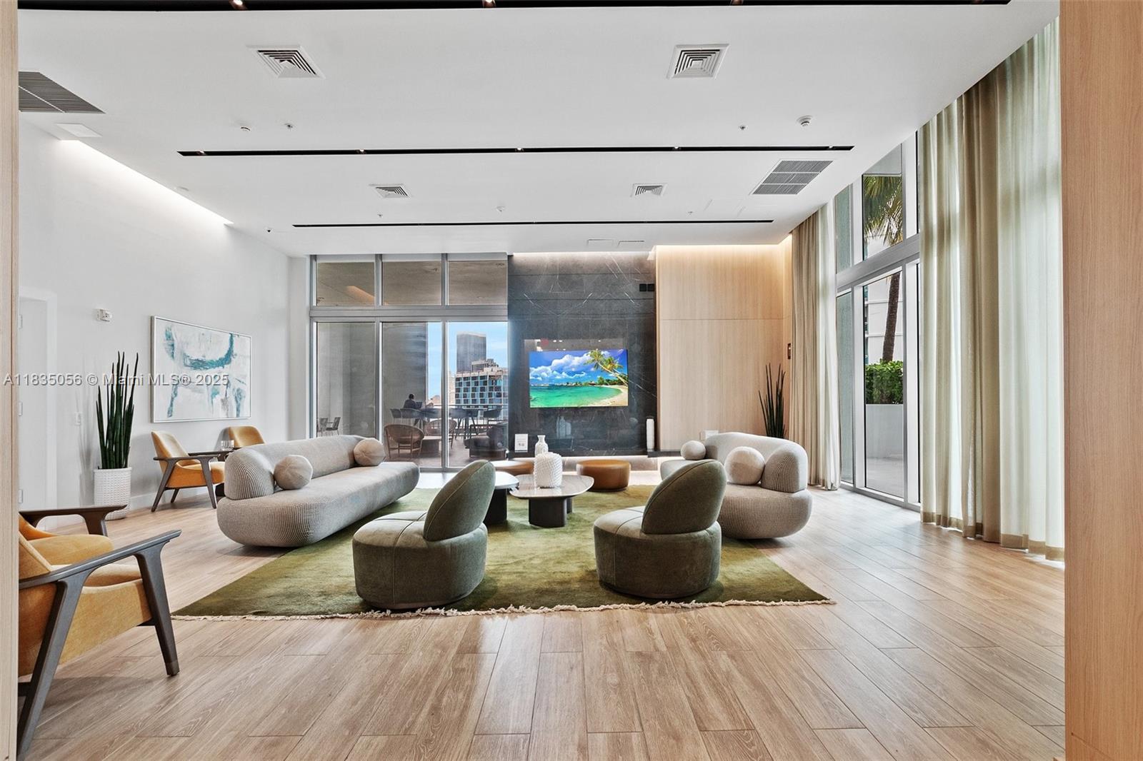 IVY CONDO - Residential