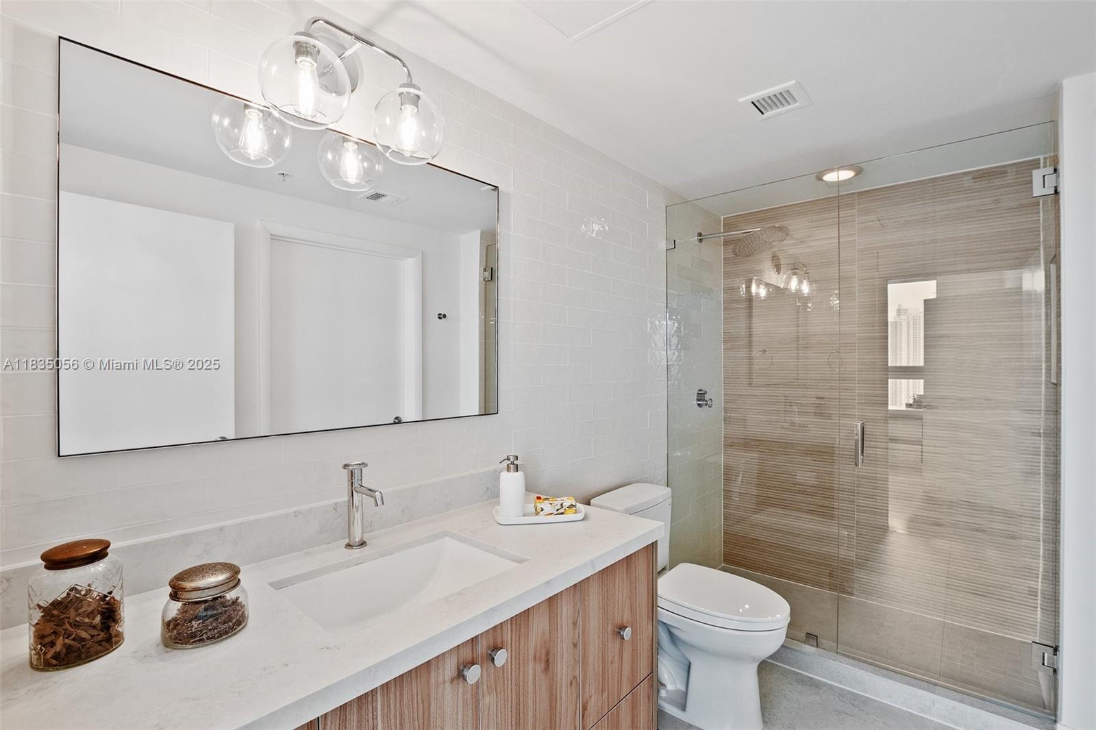 IVY CONDO - Residential