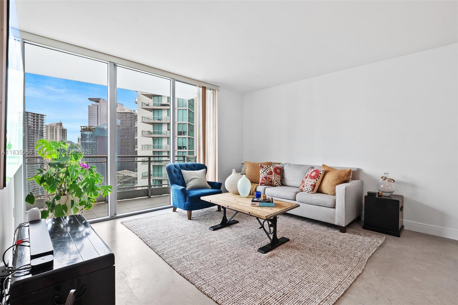 IVY CONDO - Residential