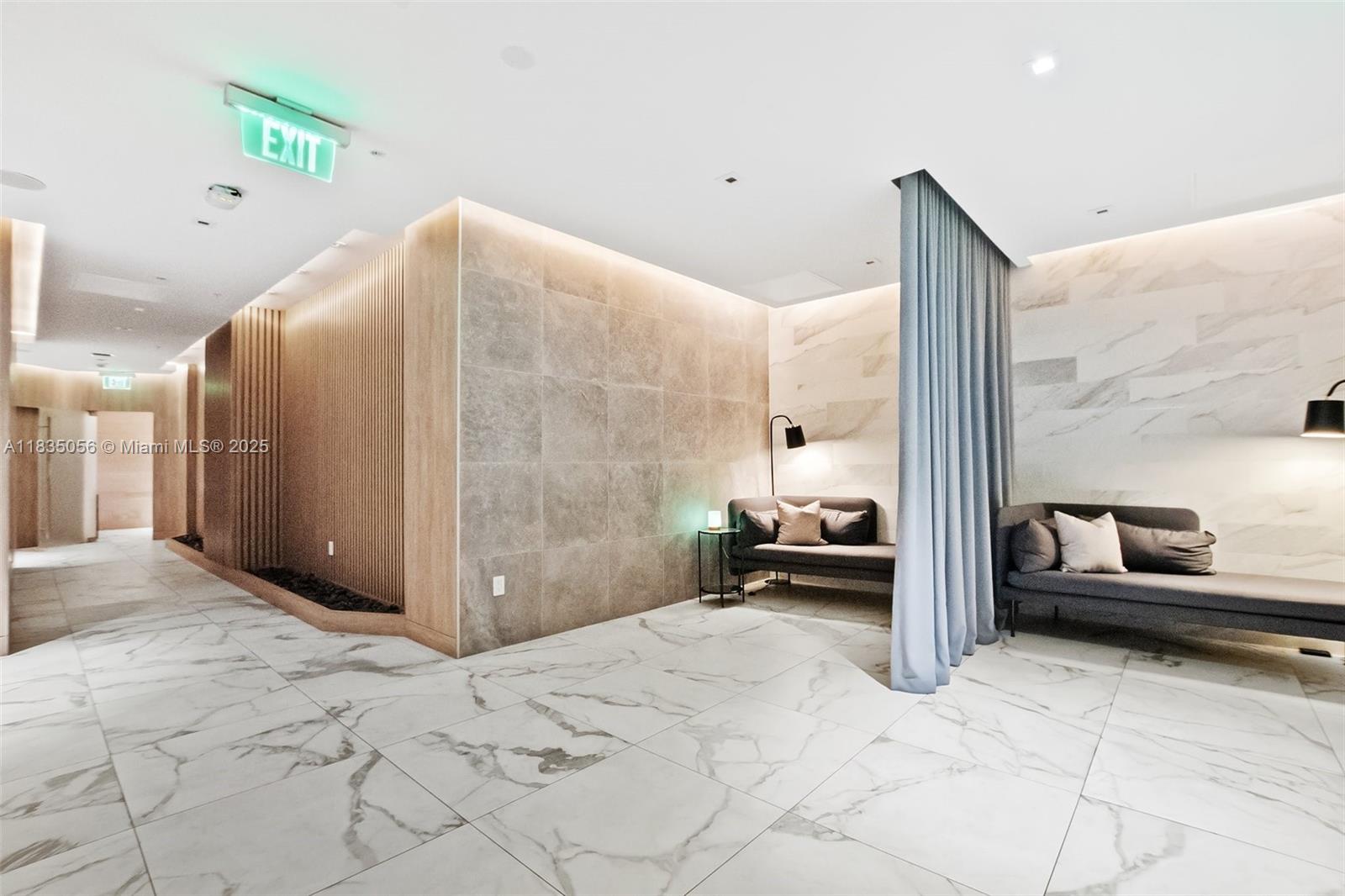 IVY CONDO - Residential