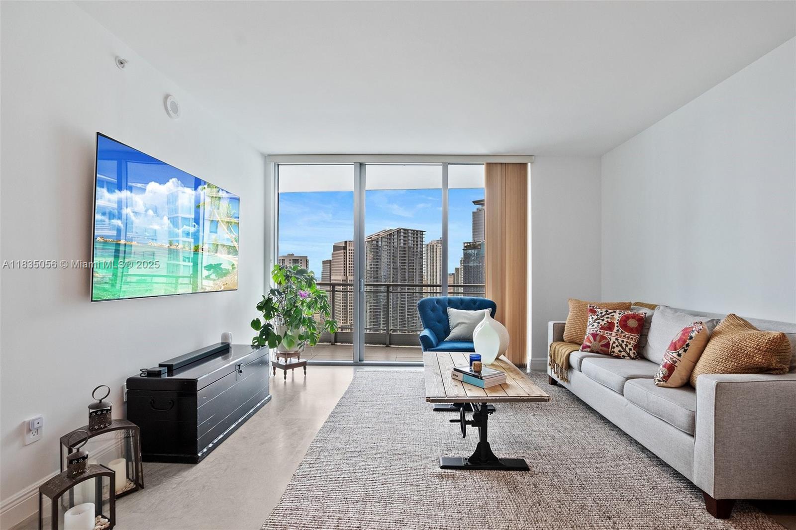 IVY CONDO - Residential