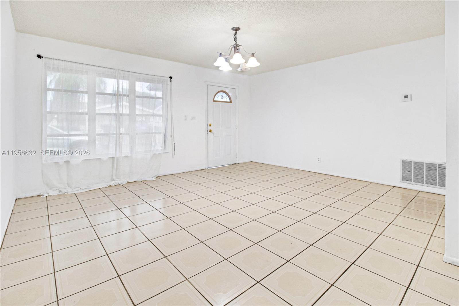 MAINLANDS OF TAMARAC LAKE - Residential Lease