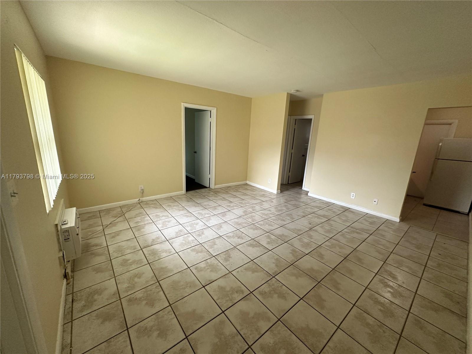 148 Nw 40th Ct 3, Oakland Park, Miami-Dade County, Florida - 2 Bedrooms  
1 Bathrooms - 