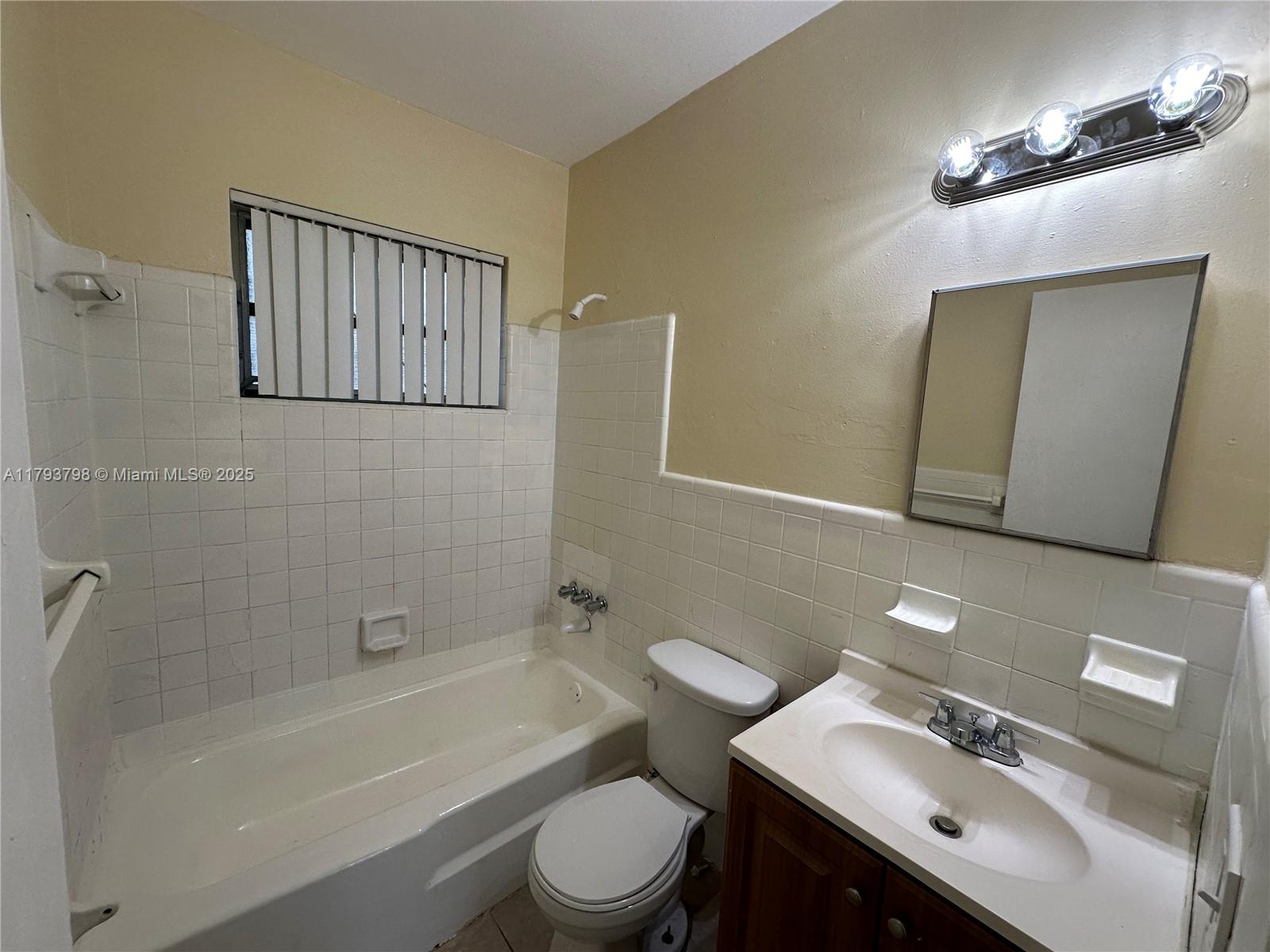 148 NW 40th Ct 3