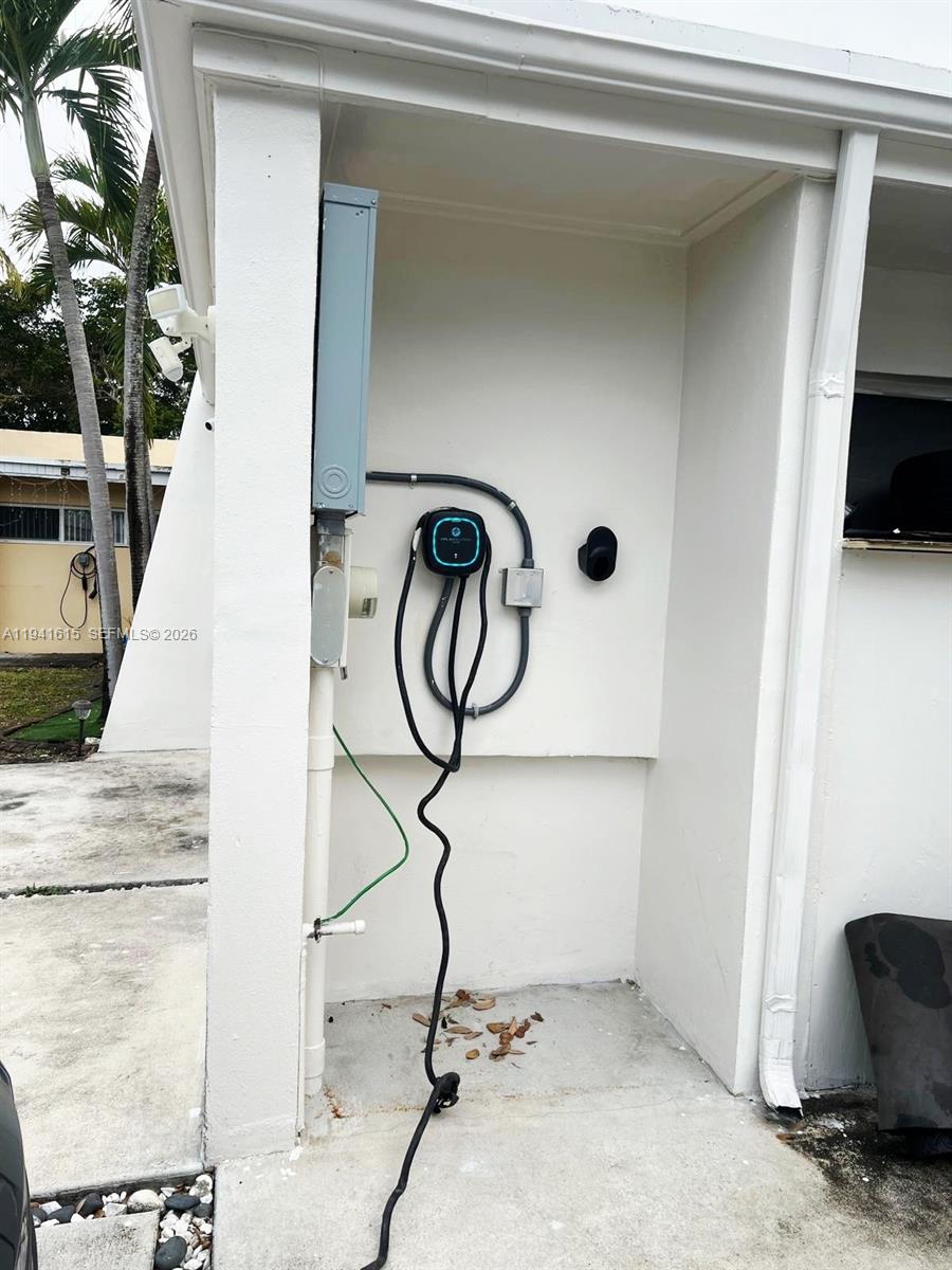 COUNTRY CLUB OF MIAMI FAI - Residential