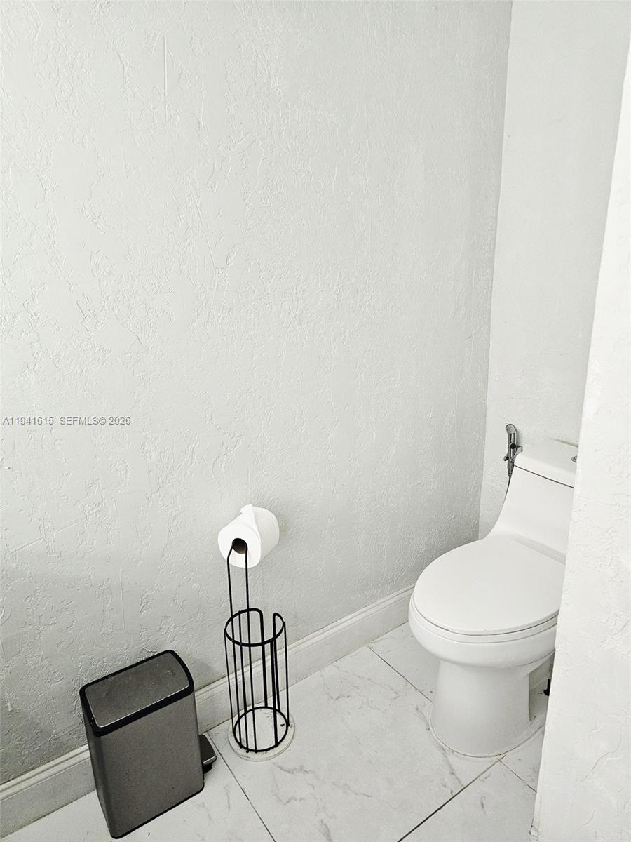 COUNTRY CLUB OF MIAMI FAI - Residential