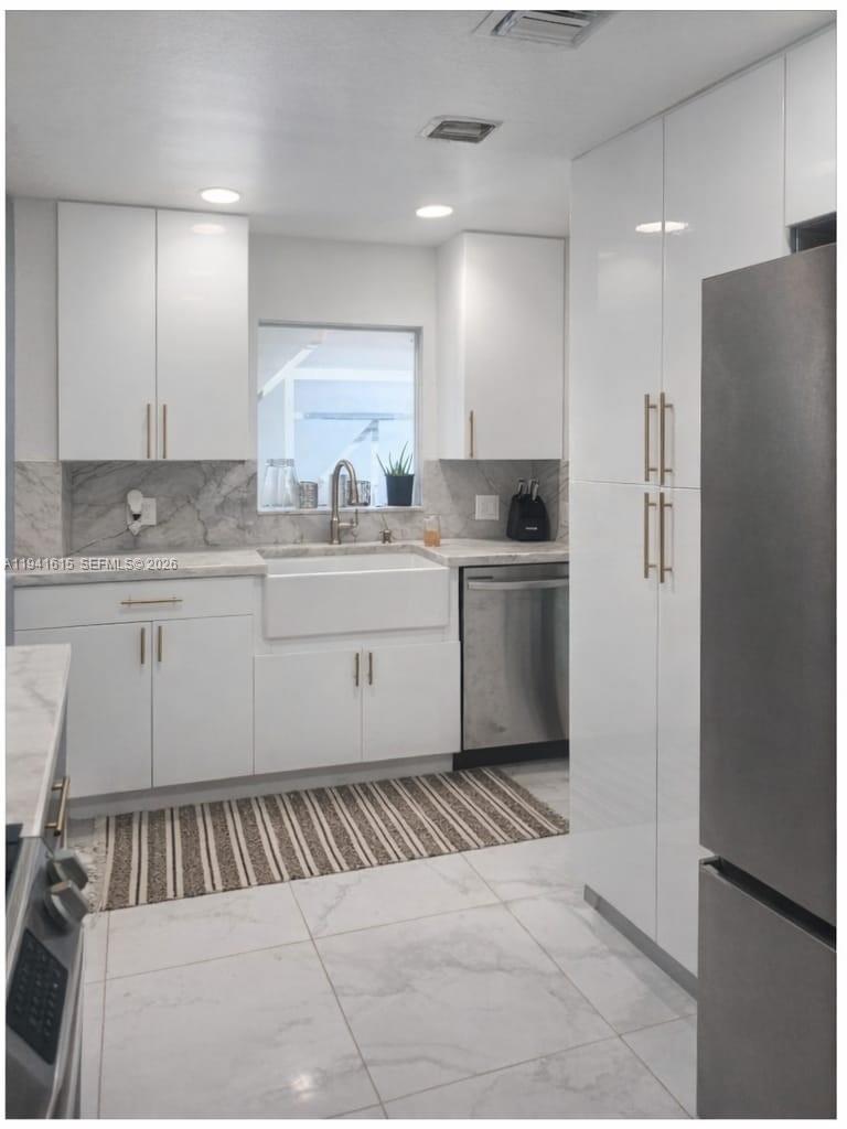 COUNTRY CLUB OF MIAMI FAI - Residential