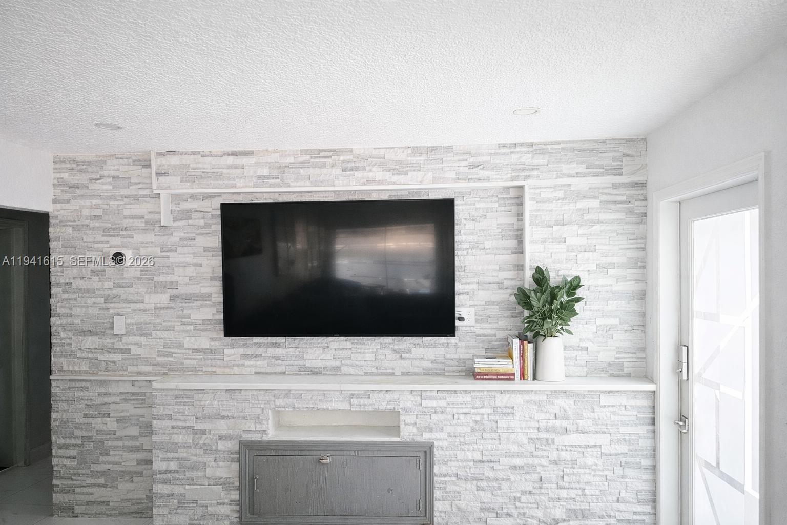 COUNTRY CLUB OF MIAMI FAI - Residential