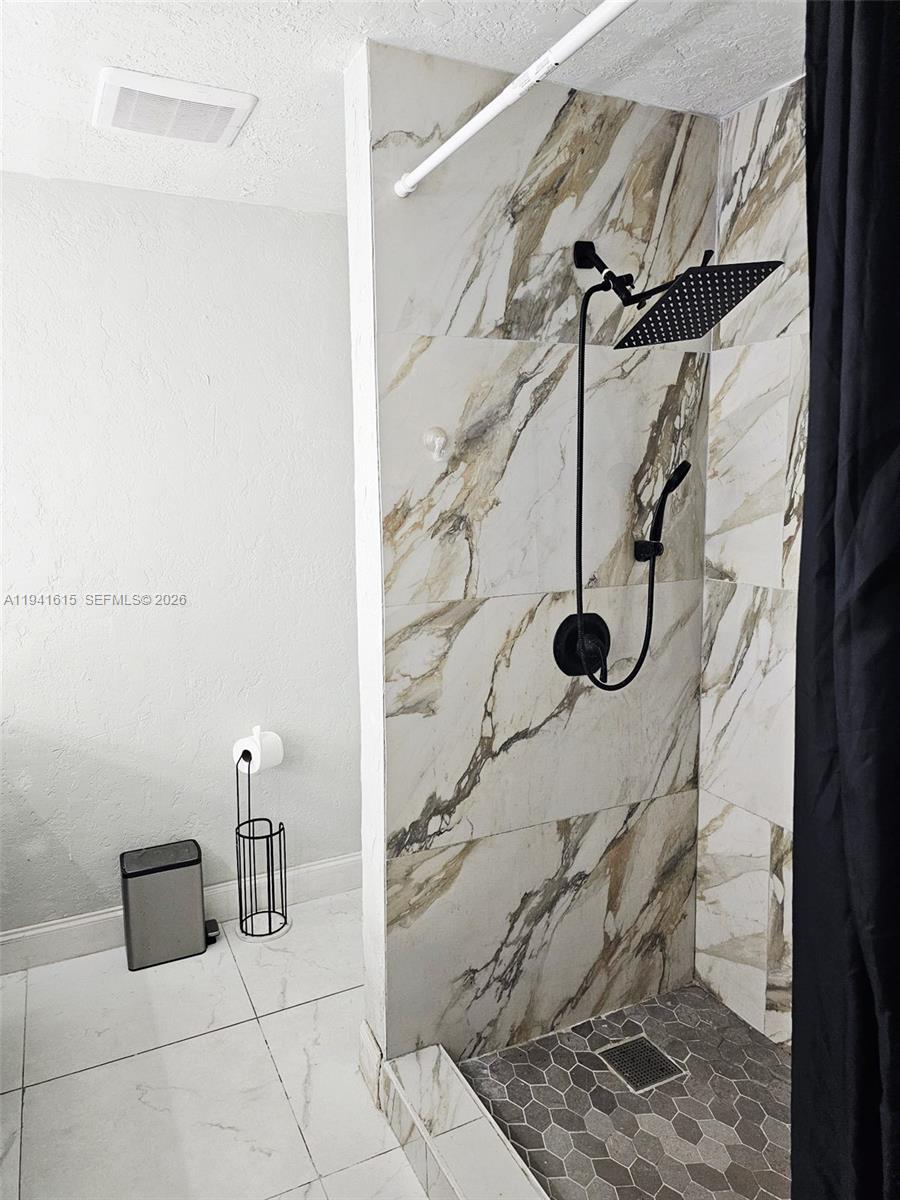 COUNTRY CLUB OF MIAMI FAI - Residential