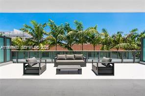 9901 W Bay Harbor Dr 305