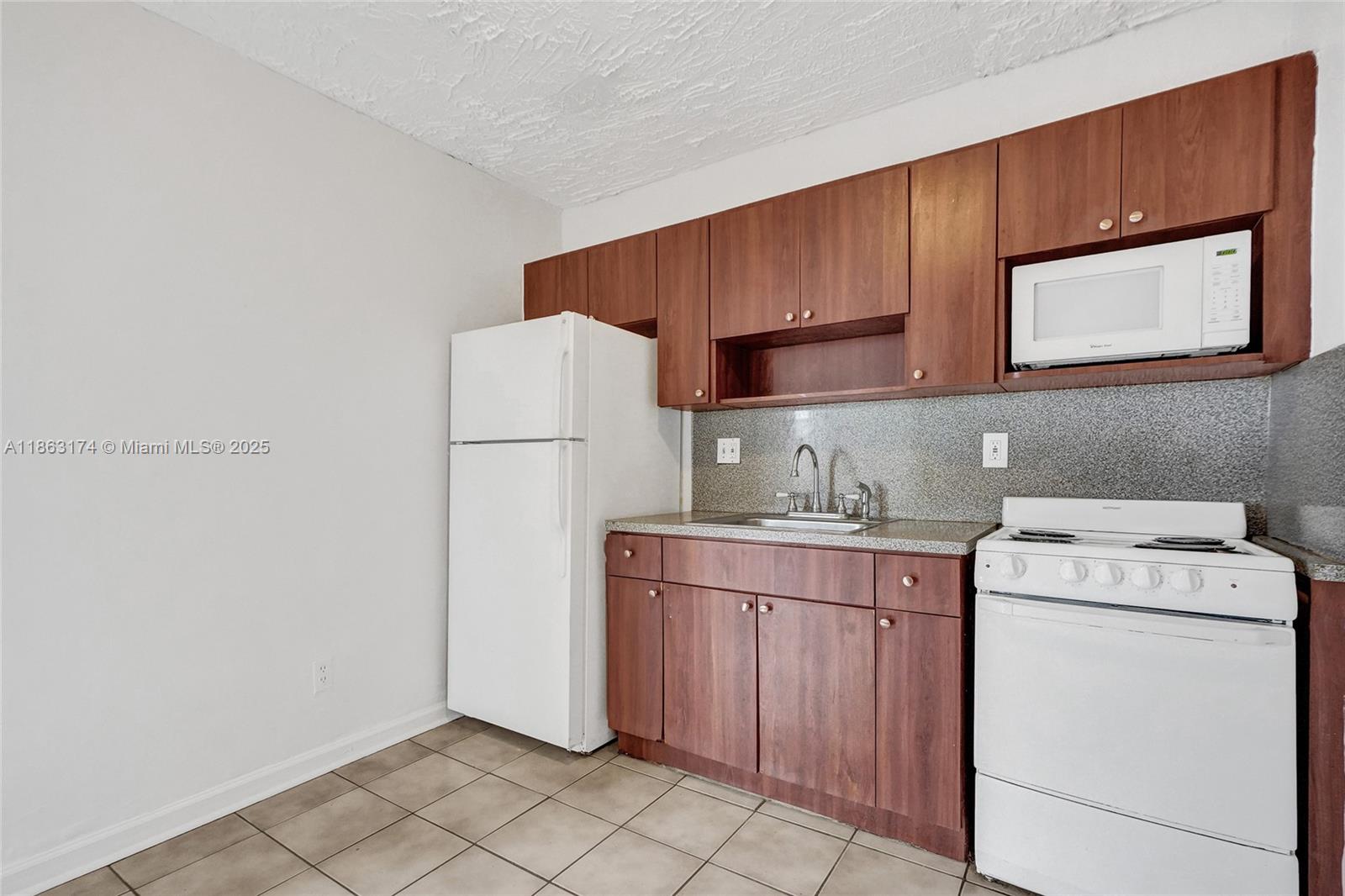COMMUNITY GARDENS - Residential Lease