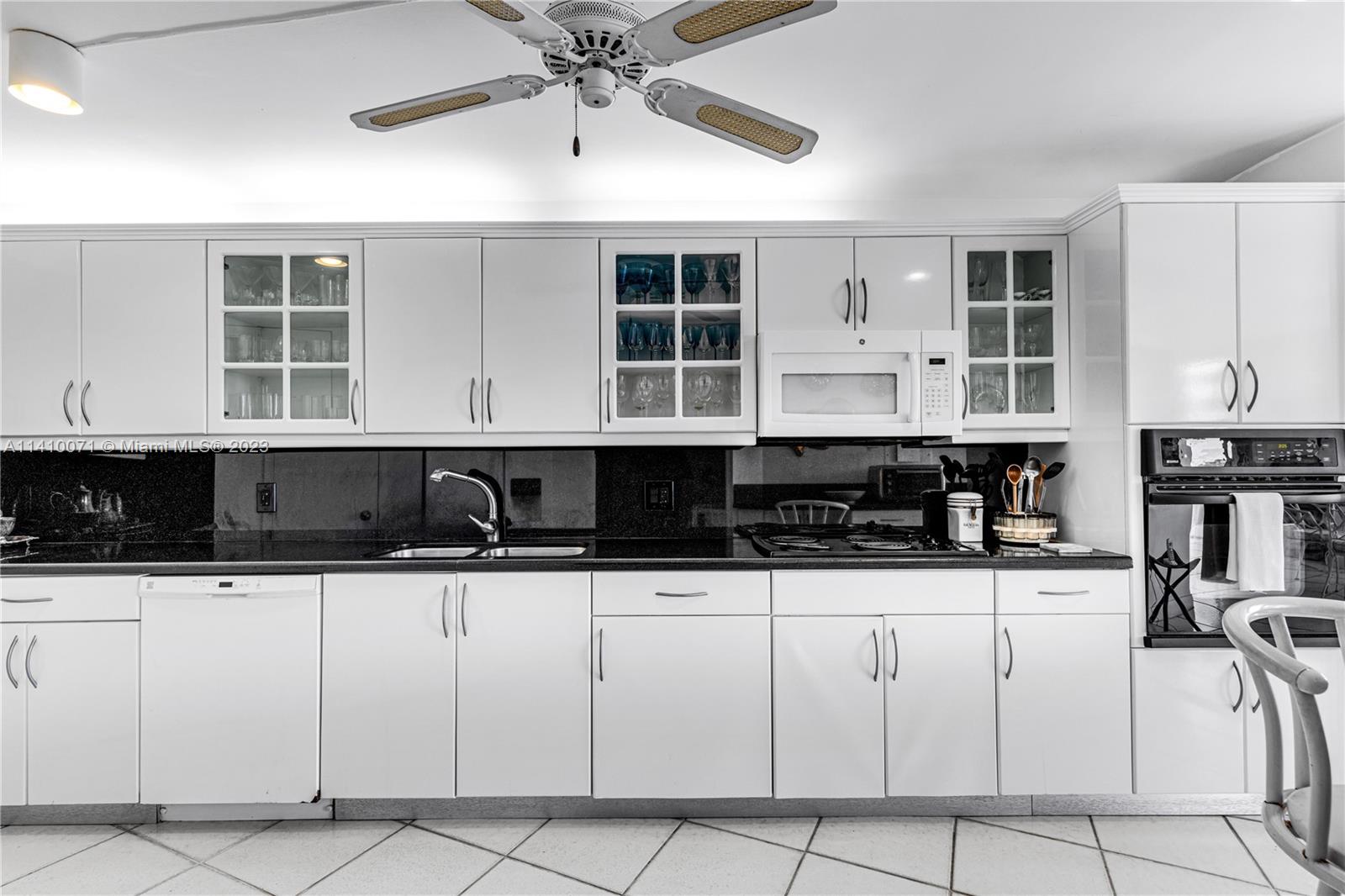 MAR-AZUL CONDO - Residential