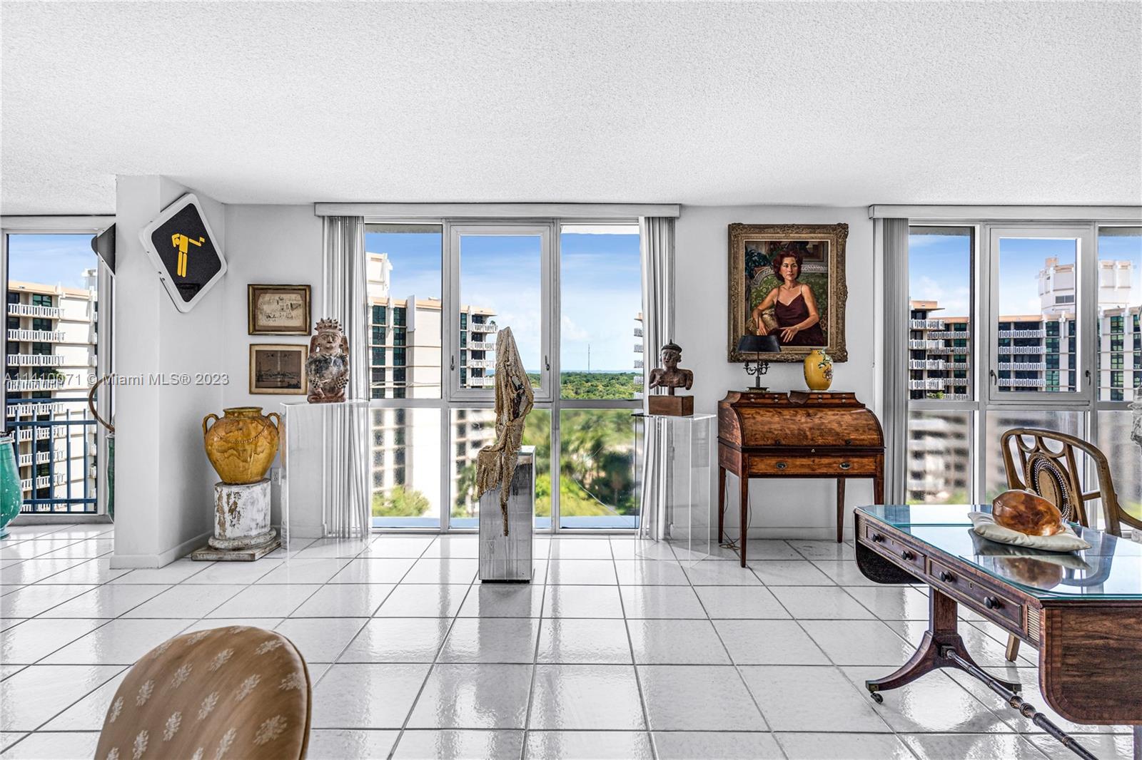 MAR-AZUL CONDO - Residential